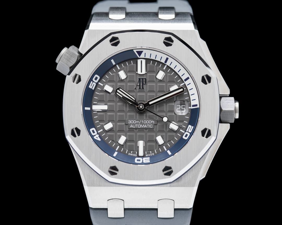 Audemars Piguet Royal Oak Offshore 15720ST Diver Grey Dial UNWORN