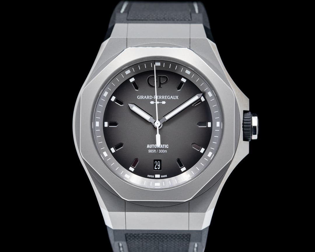 Girard Perregaux Laureato Absolute Ti 230 SS / Rubber LIMITED