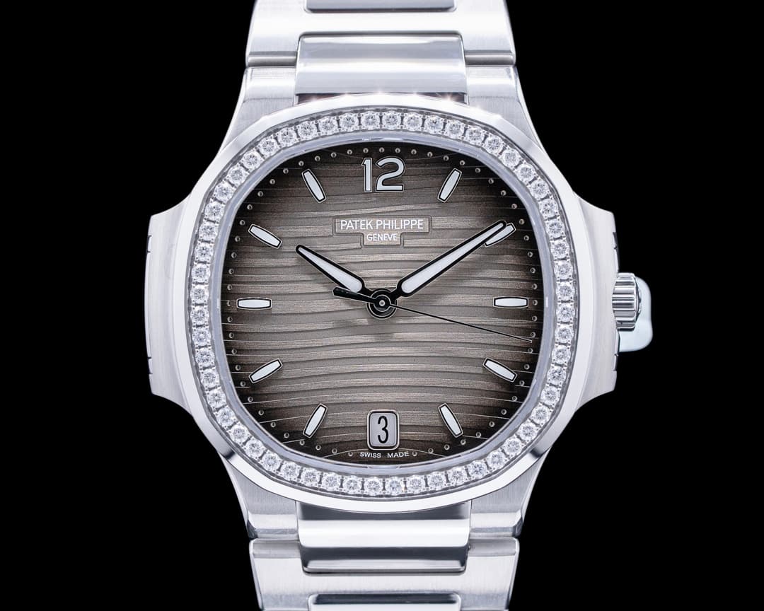 Patek Philippe Nautilus Ladies 7118 Automatic SS Grey Dial