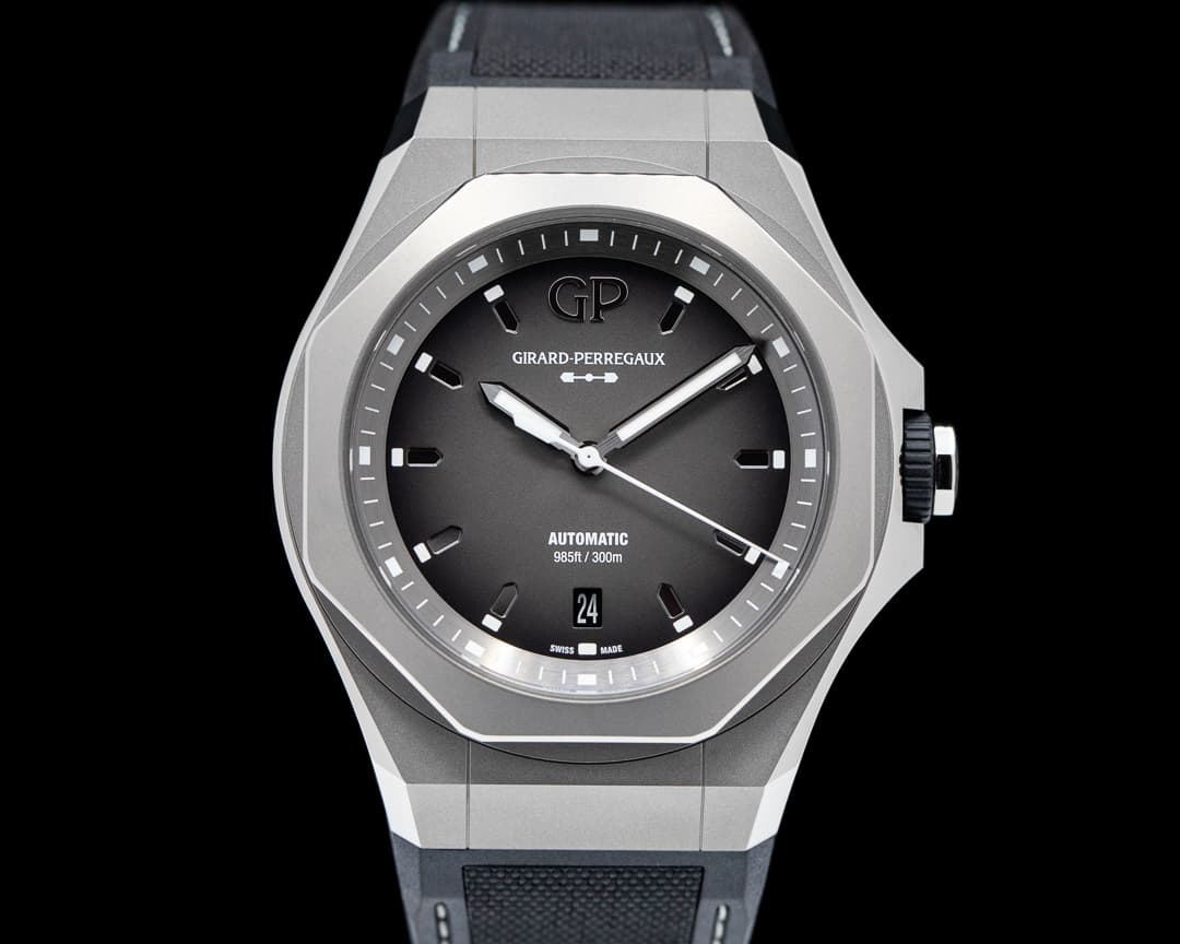 Girard Perregaux Laureato Absolute Ti 230 SS / Rubber LIMITED