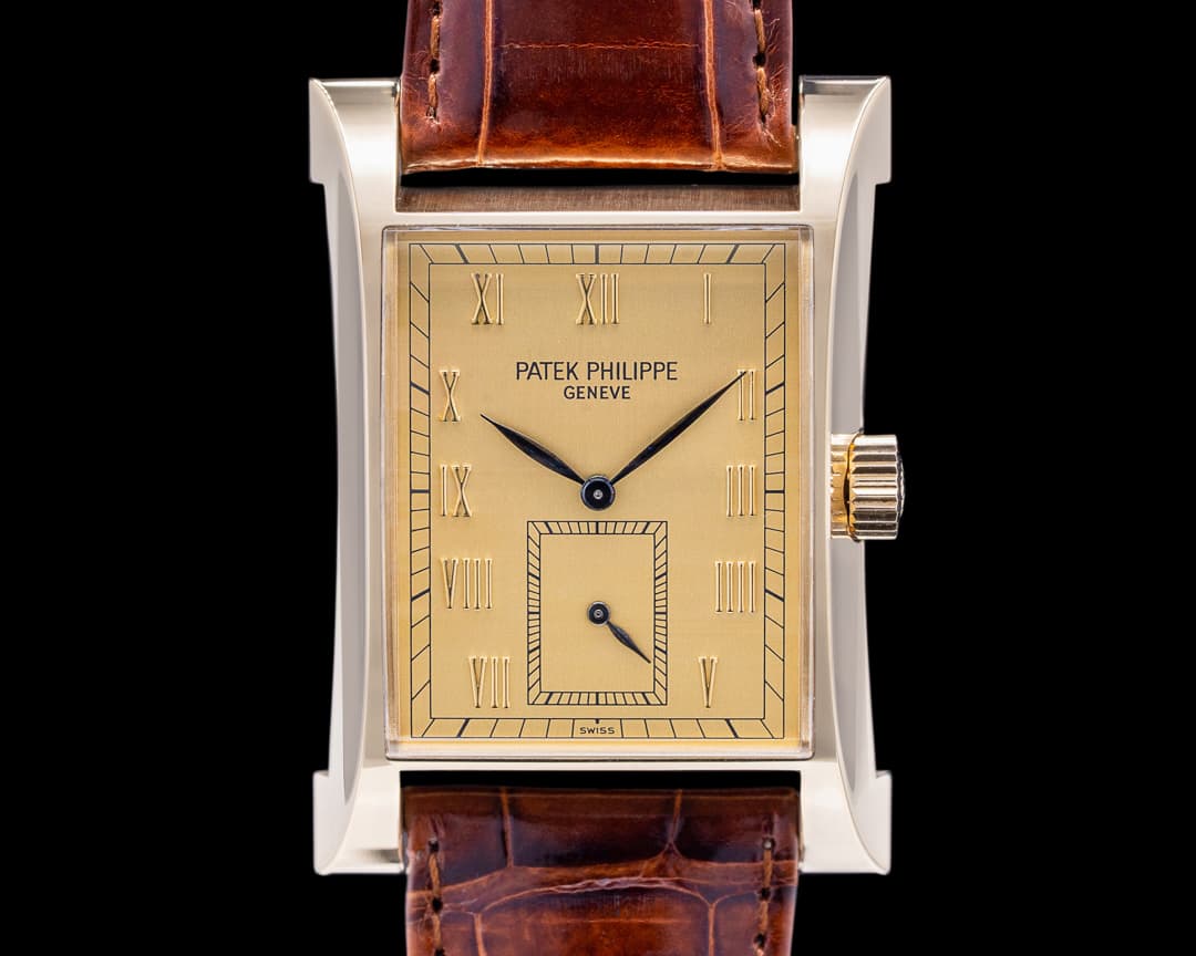 Patek Philippe Pagoda 5500 18K Yellow Gold / Gold Dial FULL SET 