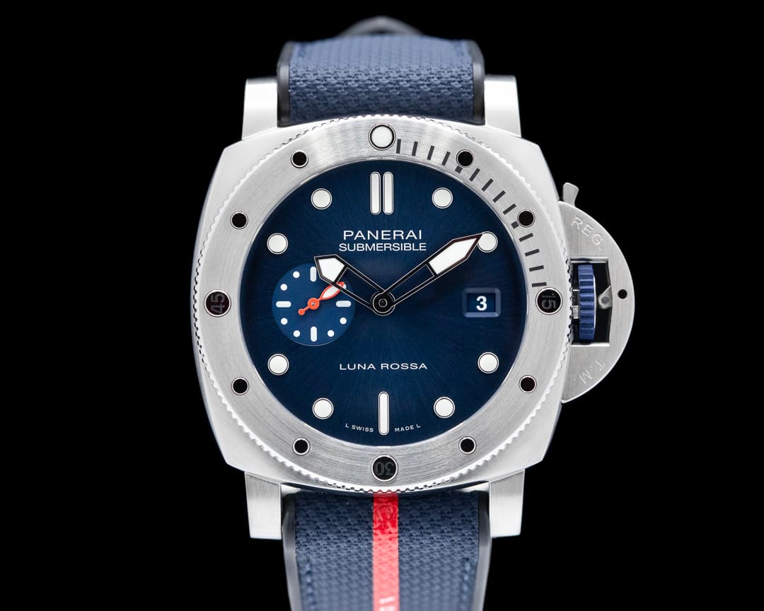 Panerai Luminor Submersible Quarantaquattro Luna Rossa Steel / Rubber PAM01391