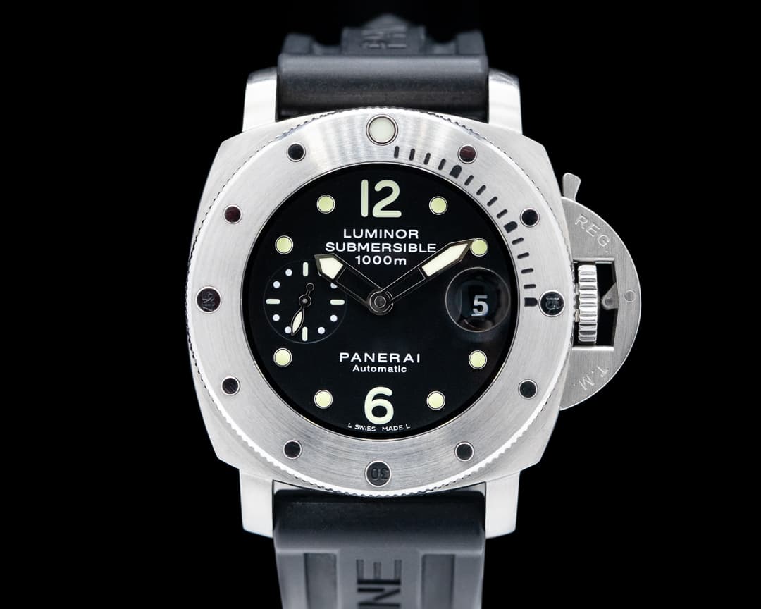 Panerai Luminor Submersible
SS / Rubber