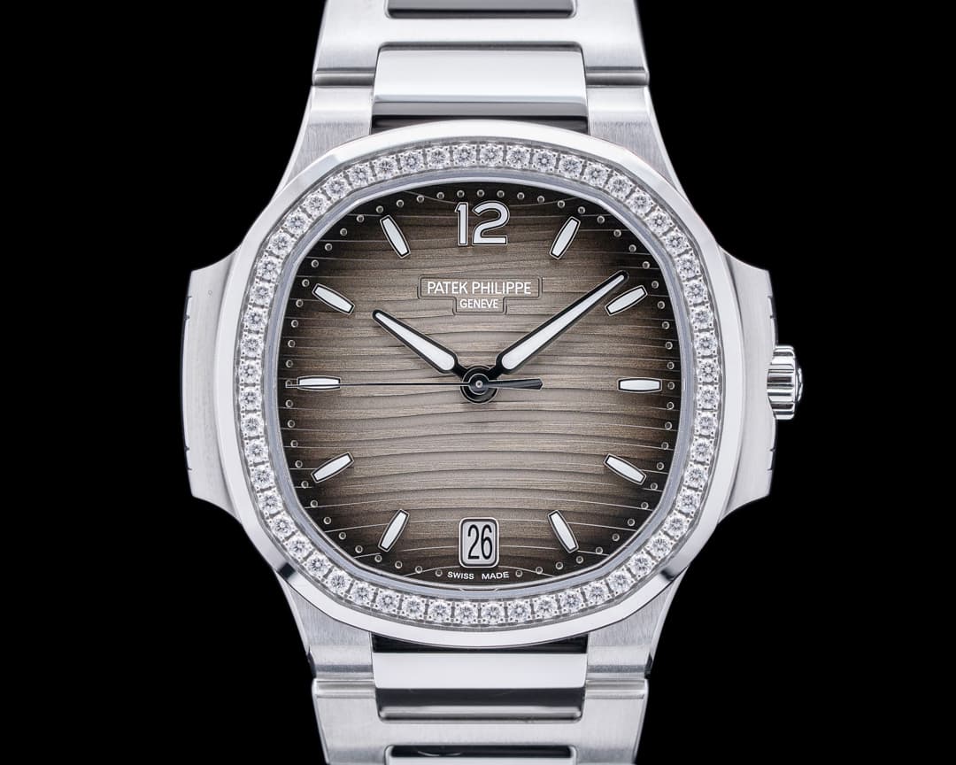 Patek Philippe Nautilus Ladies 7118 Automatic SS Grey Dial