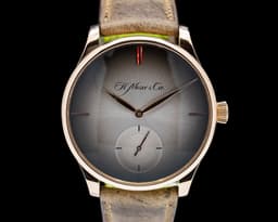 Venturer Small Seconds 18k Rose Gold