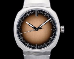 Streamliner Centre Seconds Smoked Salmon Dial 2024