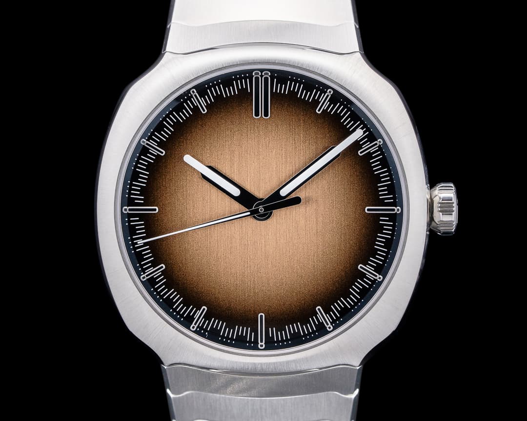 H. Moser and Cie. Streamliner Centre Seconds Smoked Salmon Dial 2024
