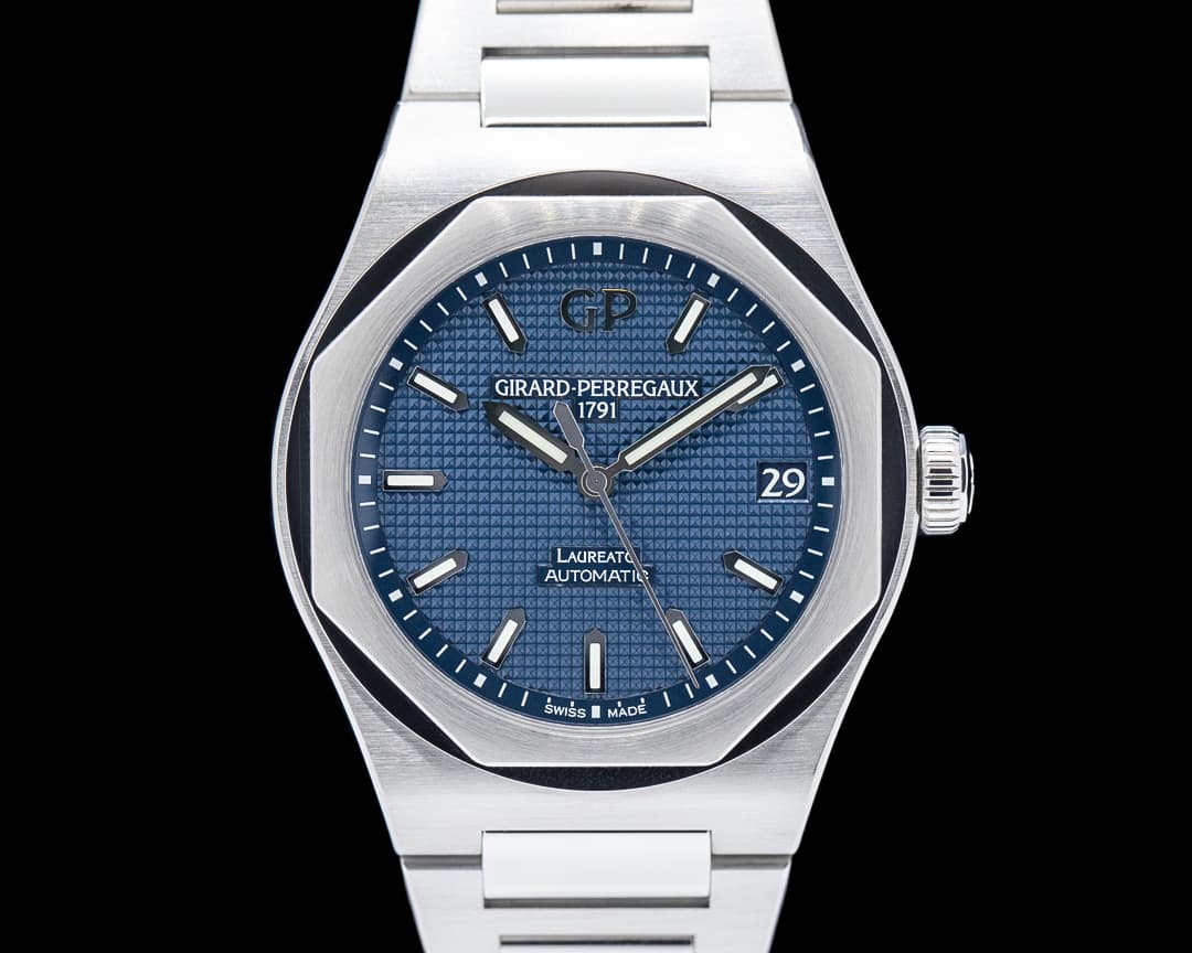 Girard-Perregaux Laureato 42 Automatic SS Blue Dial