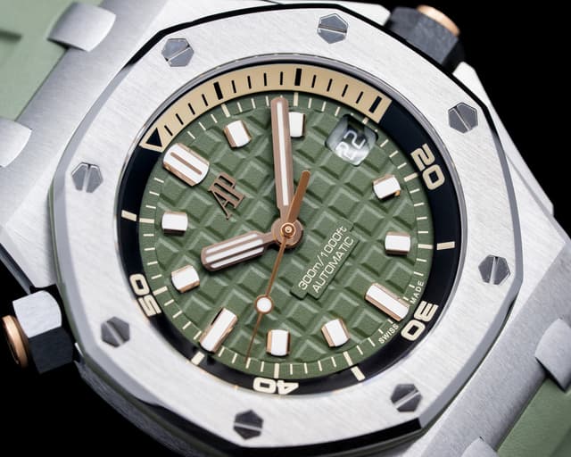 Audemars Piguet 15720ST Royal Oak Offshore Diver SS Khaki Green Dial ...