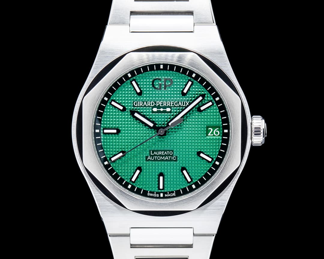 Girard Perregaux 81010 Laureato Clous de Paris SS Green Dial