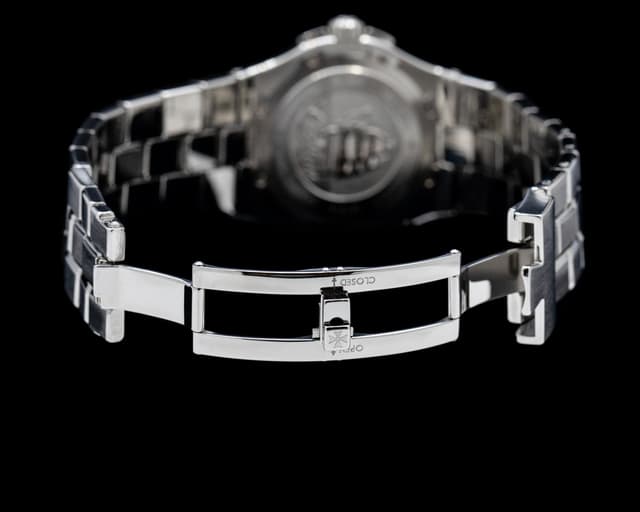Vacheron Constantin 42042/423A Overseas SS Black Dial 42042/423A for ...