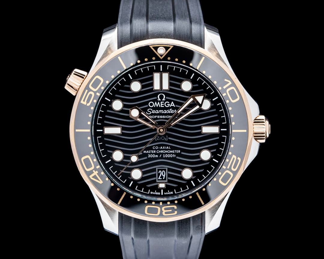 Omega Seamaster Diver 300M Co-Axial Master SS / 18K Rose Gold Black Dial