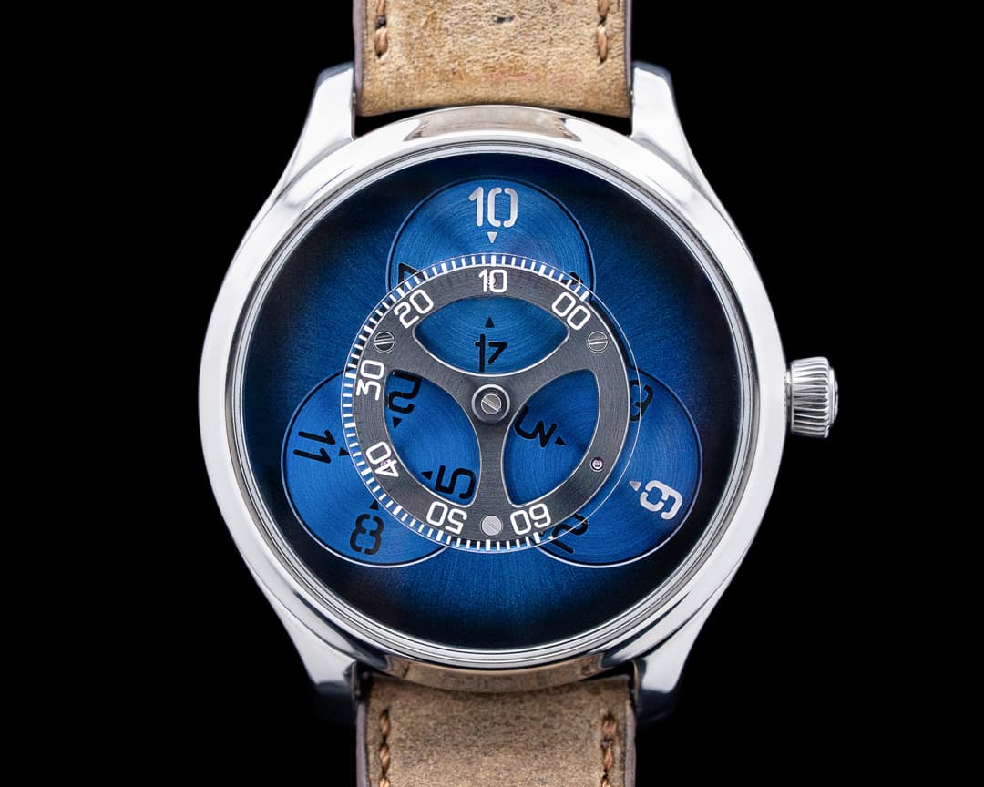 Image of H. Moser and Cie. 1806 Endeavour Flying Hours SS Funky Blue Fume Dial