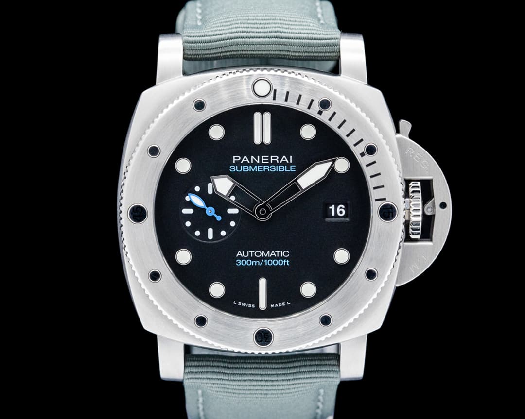 Panerai PAM01229 Submersible QuarantaQuattro SS Black Dial