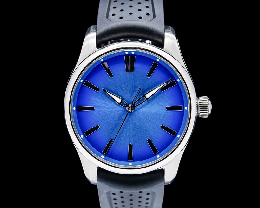 Image of H. Moser and Cie. 3200-1217 Pioneer Centre Seconds SS Blue Fume Dial
