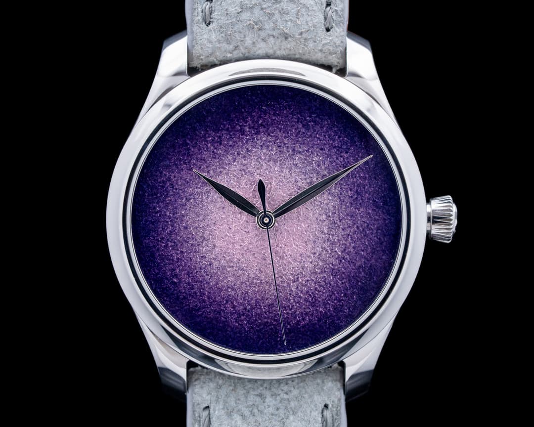 Image of H. Moser & Cie. Endeavour Centre Seconds Concept Enamel SS Purple Dial 2026
