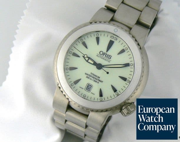 Image of Oris Titanium Luminescent Dial