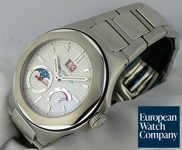 Image of Girard Perregaux Laureato EVO SS-SS
Power Reserve