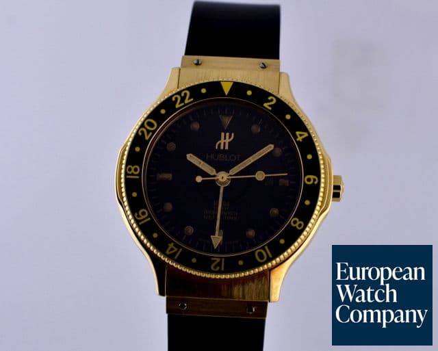 Image of Hublot Professional 300MT 18K Yellow Gold / Rubber Quartz 31.2MM