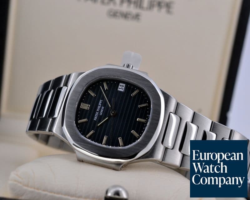 Image of Patek Philippe Nautilus Mid Size Quartz SS / SS 