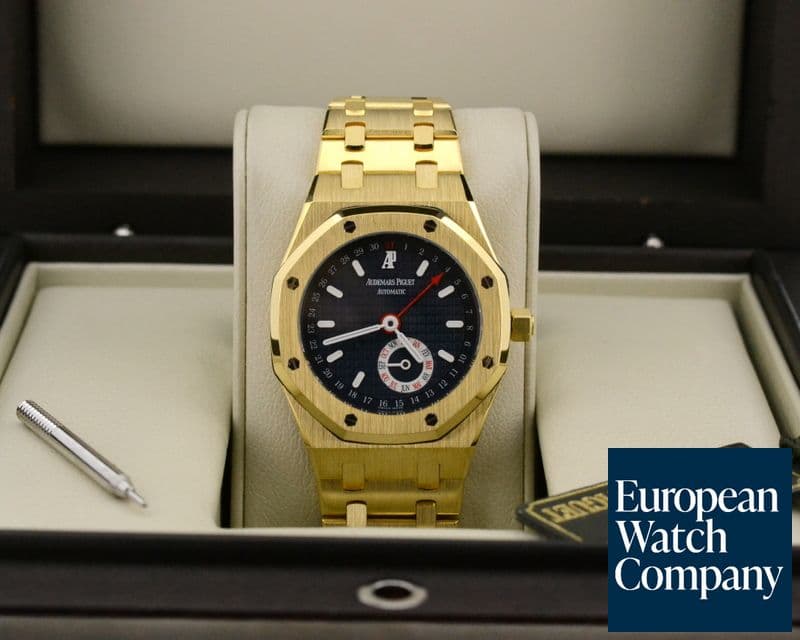 Image of Audemars Piguet Royal Oak Annual Calendar, ref 25920/Blue Dial 18K Yellow Gold