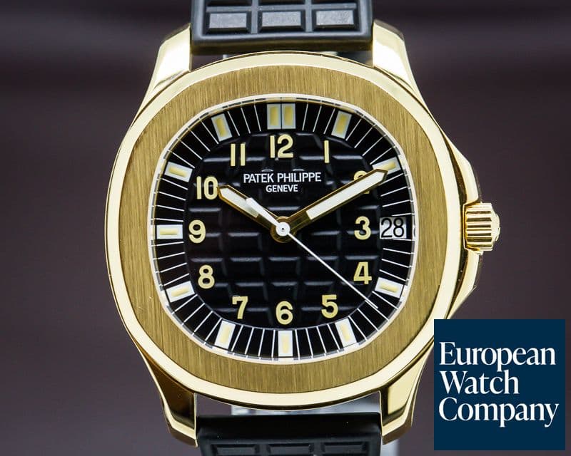 Image of Patek Philippe Large Aquanaut 5065
18k / Rubber