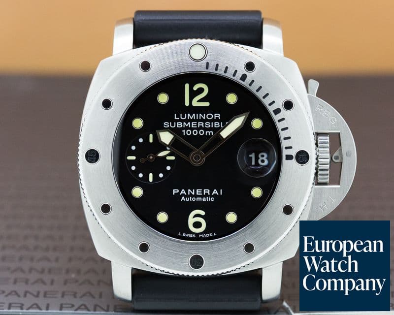Image of Panerai Luminor Submersible
SS / Rubber 