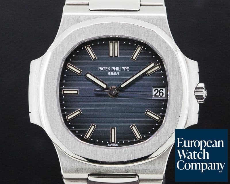 Image of Patek Philippe Nautilus Mid Size / Display Back RARE 