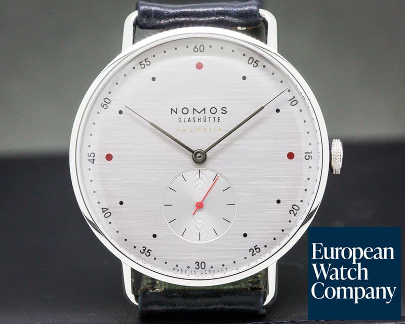 Image of Nomos Metro Neomatik 39 Silvercut. "At Work" 