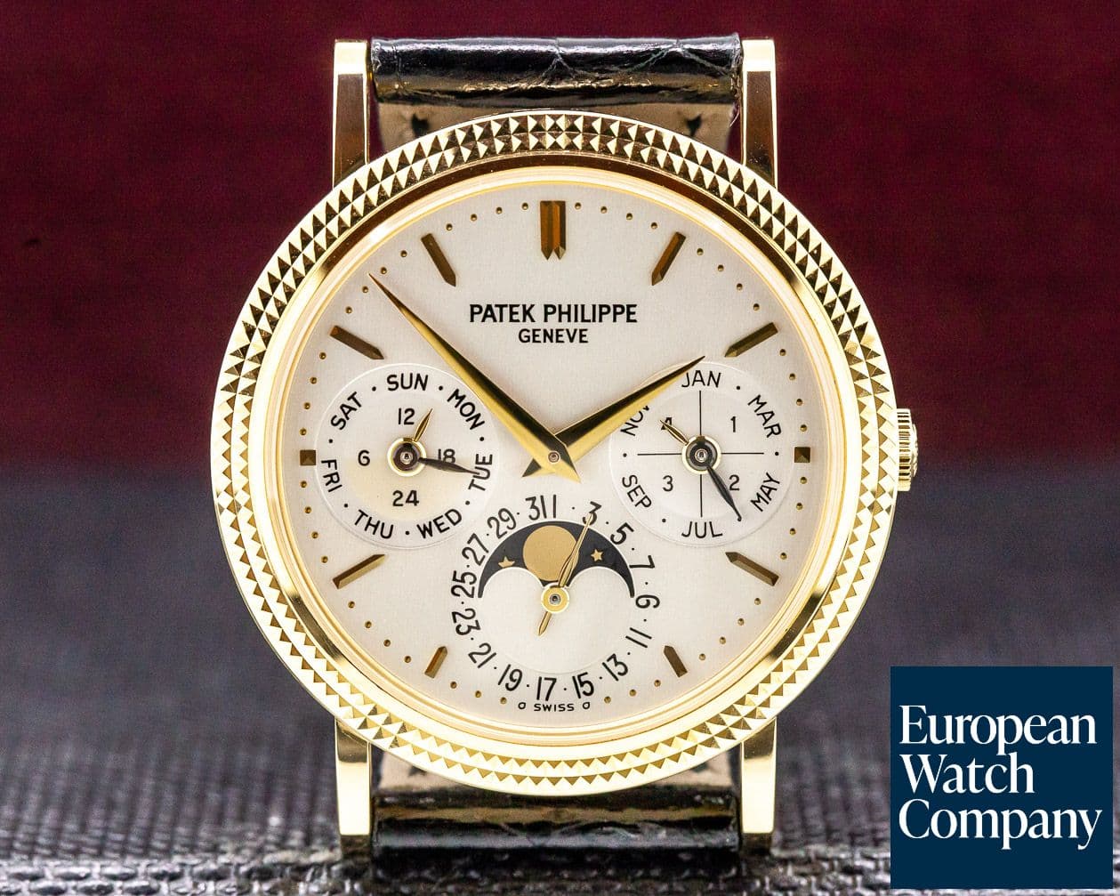 Image of Patek Philippe Perpetual Calendar 18K Yellow Gold FULL SET WORN TWICE 