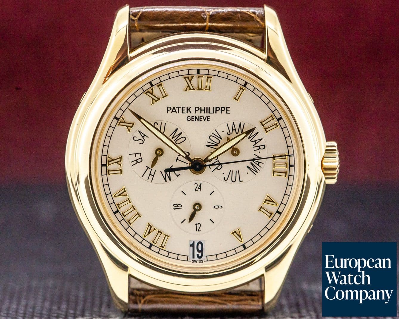 Image of Patek Philippe Annual Calendar Ivory Dial Yellow Gold 


