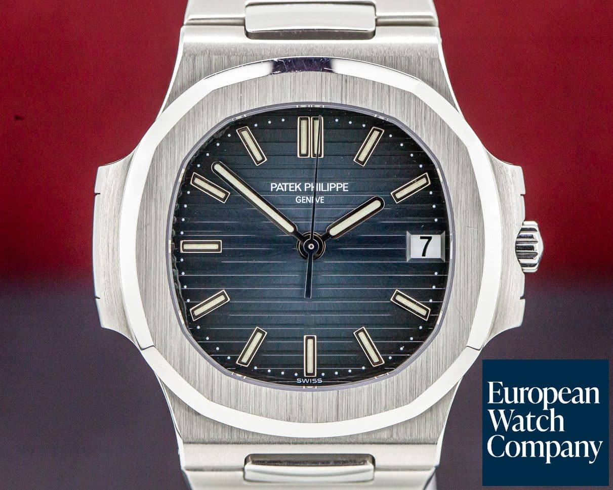 Image of Patek Philippe Nautilus Mid Size / Display Back RARE 
