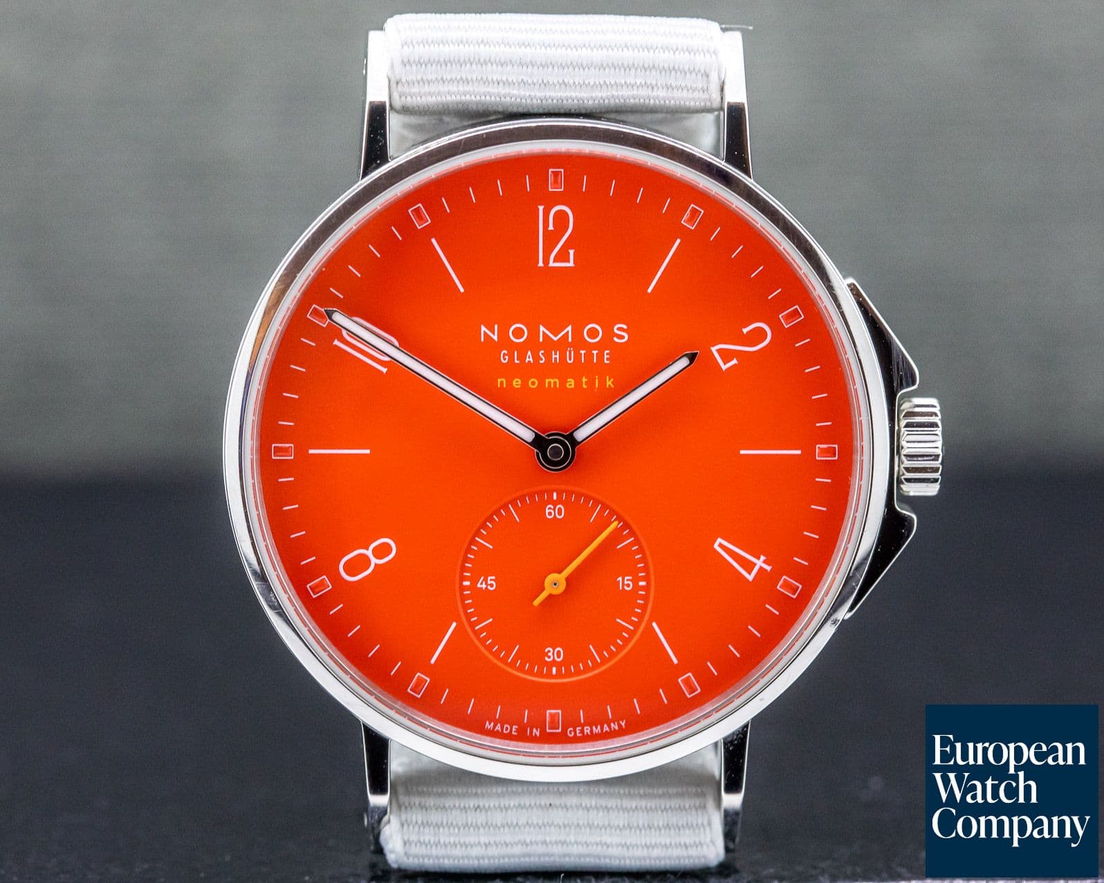 Image of Nomos Ahoi Neomatik Siren Red 36MM