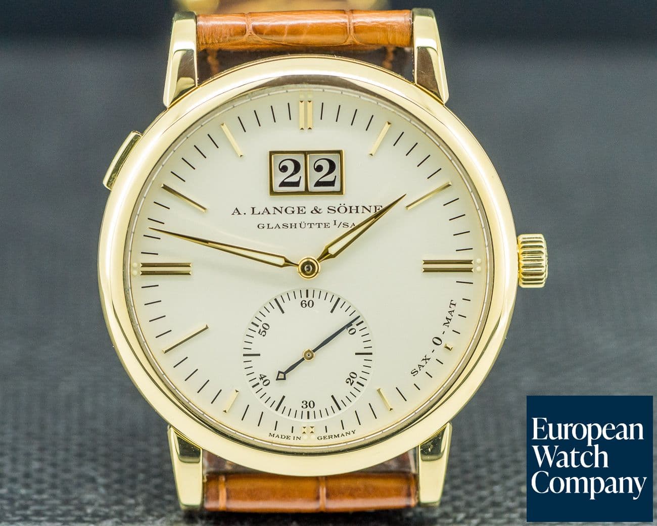 Image of A. Lange & Söhne Langematik Big Date 18K Yellow Gold / Deployment Buckle
