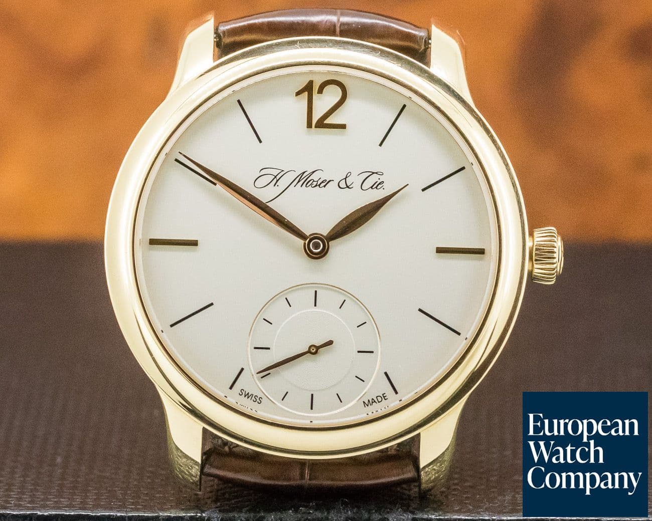 Image of H. Moser & Cie Endeavour MAYU 18K Yellow Gold 