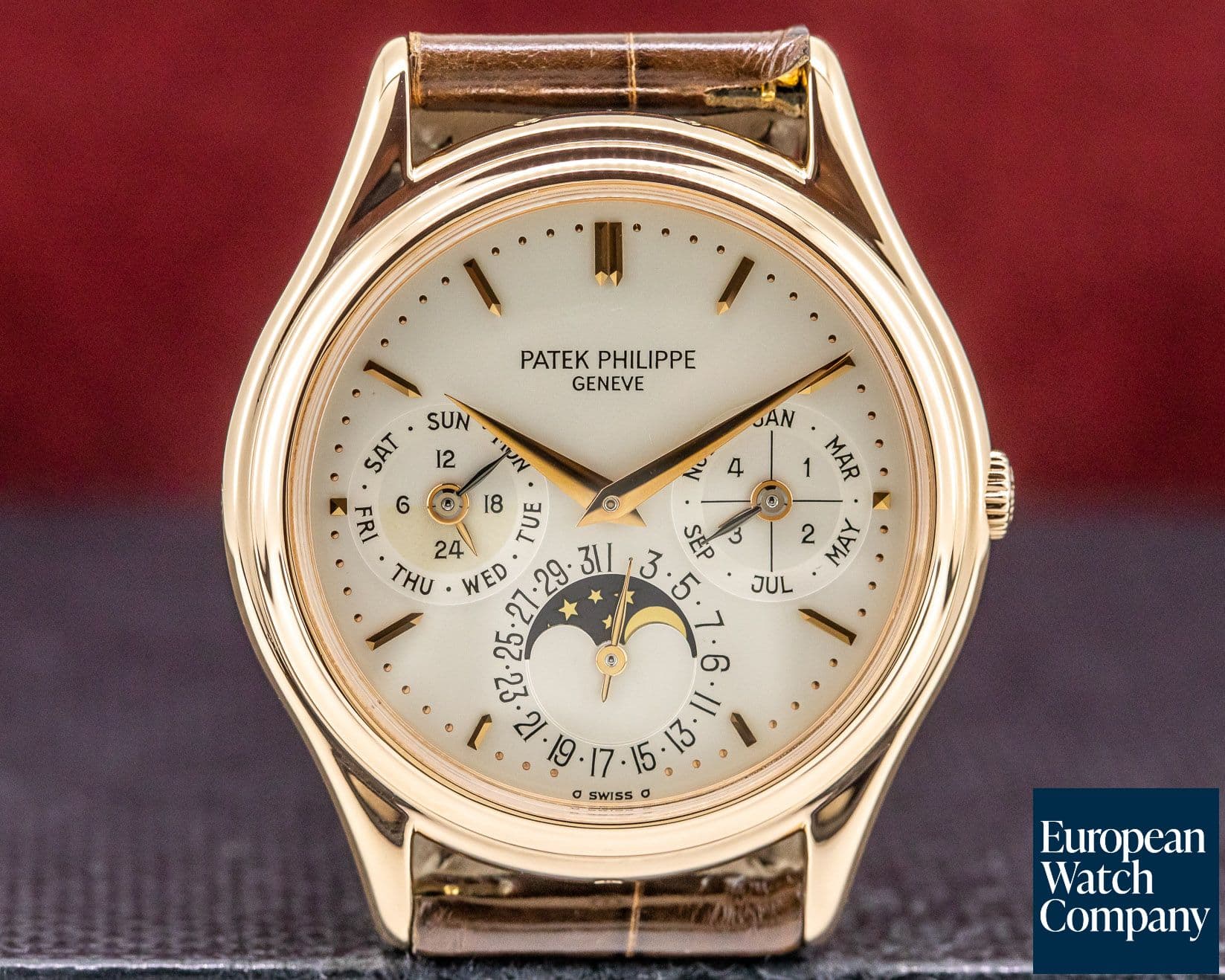 Image of Patek Philippe Perpetual Calendar Rose Gold Silver Dial / Deployant 