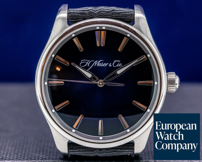 Image of H. Moser & Cie Pioneer Centre Seconds SS Blue Fume Dial