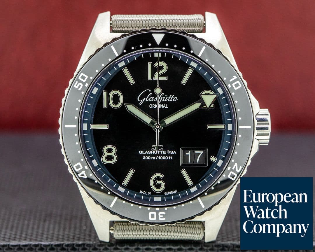 Image of Glashutte Original SeaQ Panorama Date Black Dial SS 