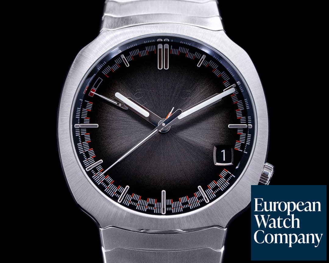 Image of H. Moser and Cie. Moser Streamliner Perpetual Calendar UNWORN 