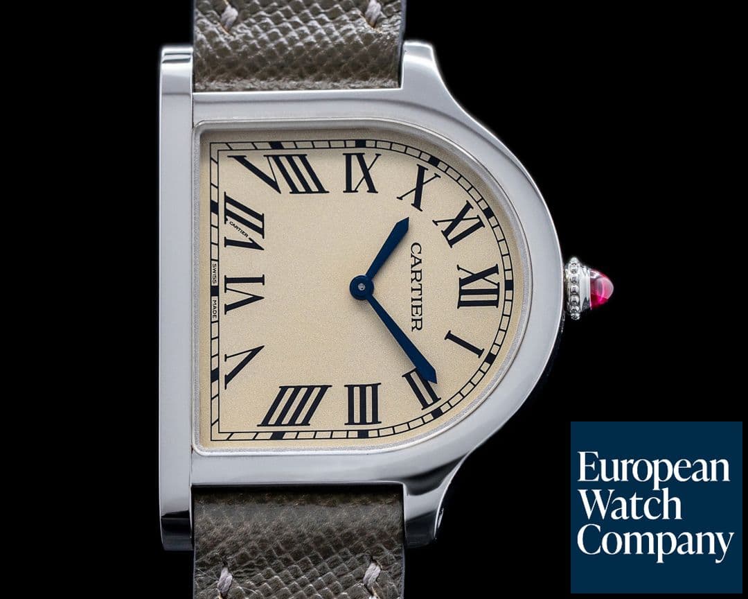 Image of Cartier Privee Collection Cloche de Cartier Platinum 2021