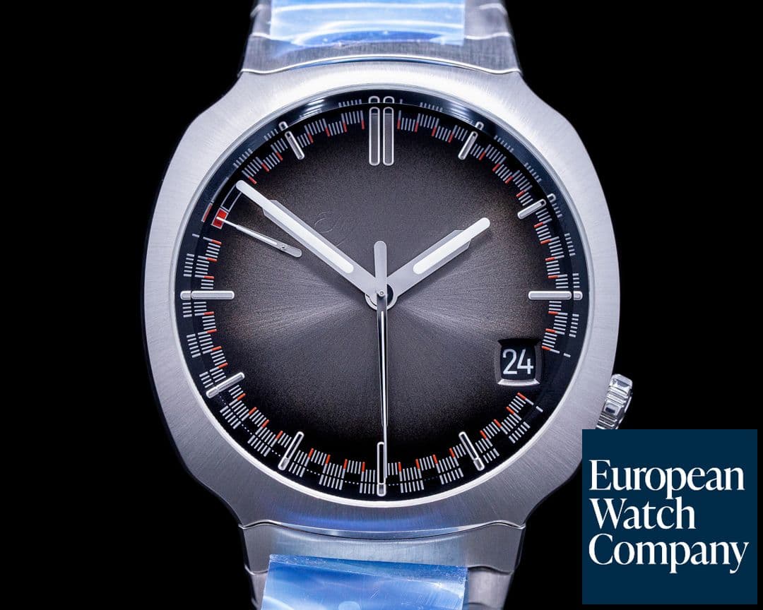 Image of H. Moser and Cie. Moser Streamliner Perpetual Calendar
