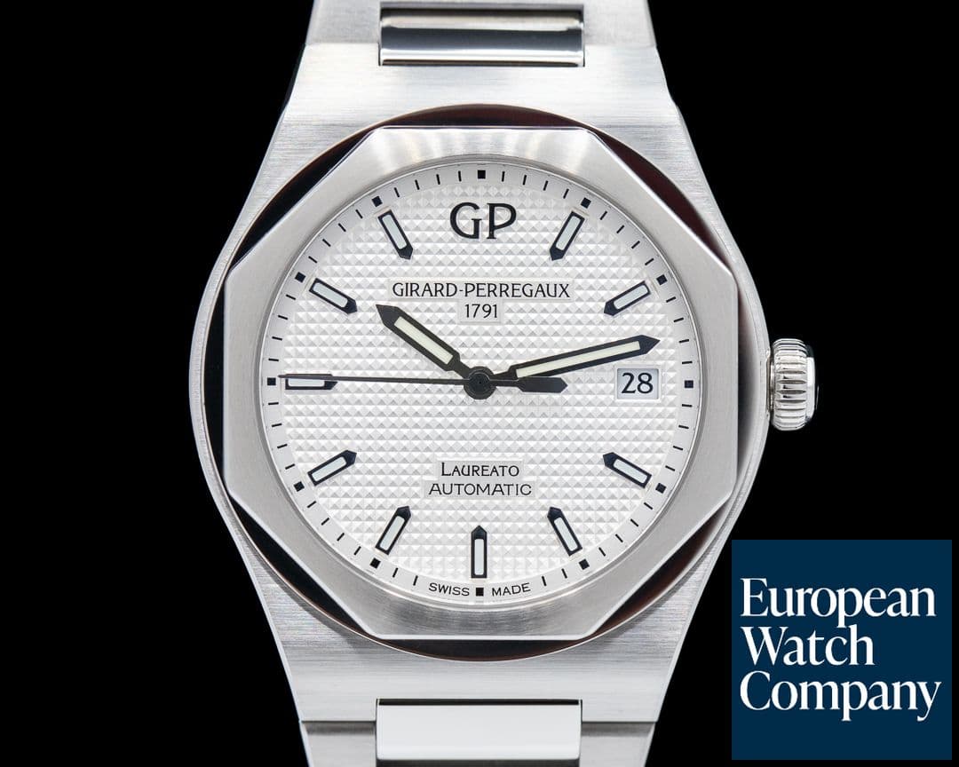 Image of Girard Perregaux Laureato SS / SS White Dial 2021