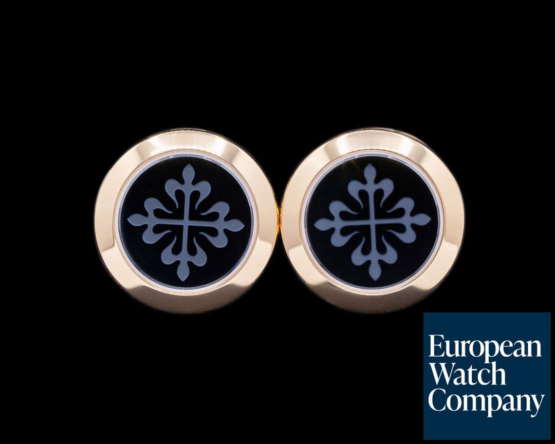 Image of Patek Philippe Men's Cufflinks
Calatrava Cross
18K Rose Gold