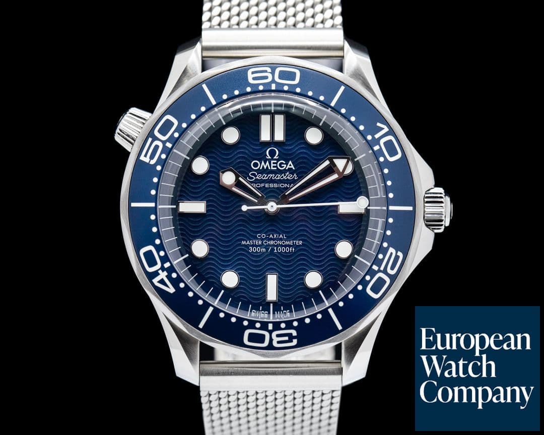Image of Omega Seamaster 300M James Bond 60th Anniversary Co-Axial Master Chronometer 4
