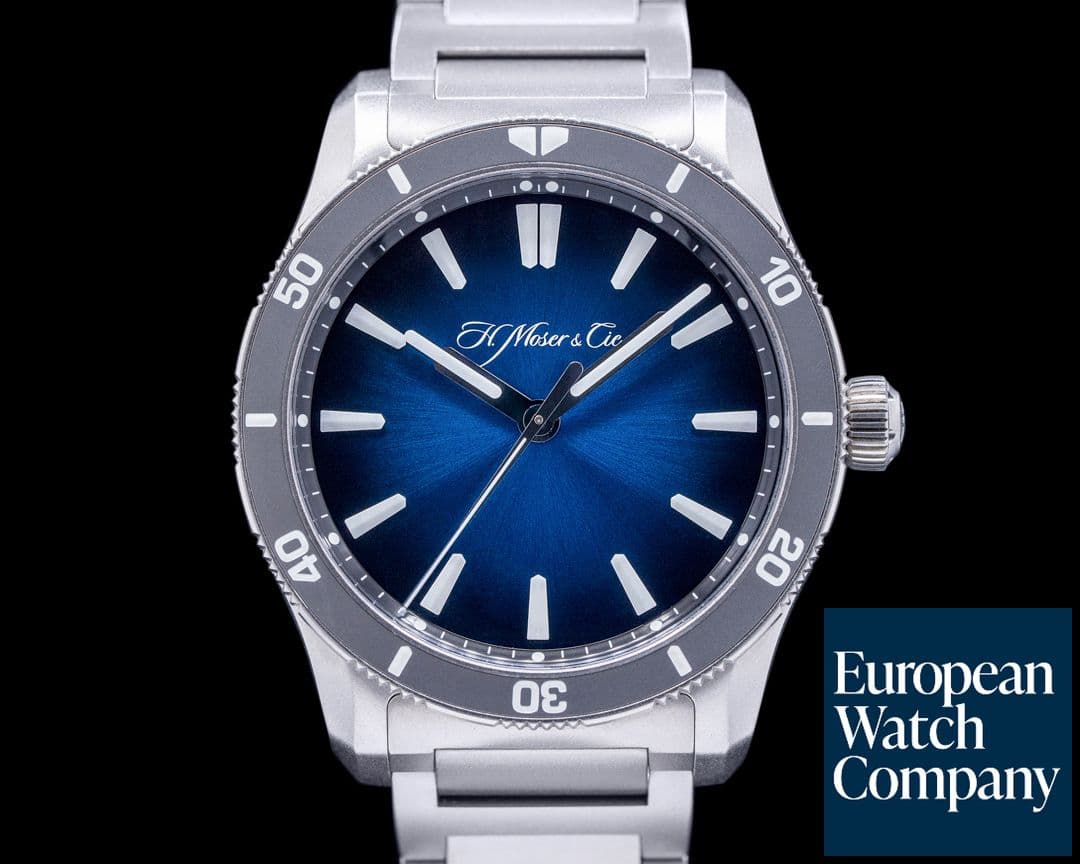 Image of H. Moser and Cie. Pioneer Center Seconds Funky Blue Rotating Bezel Titanium LE of 100
