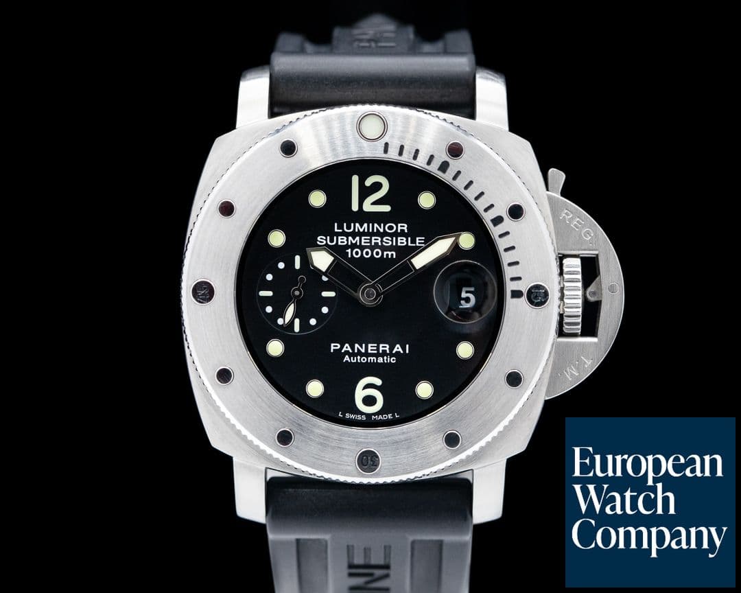 Image of Panerai Luminor Submersible
SS / Rubber