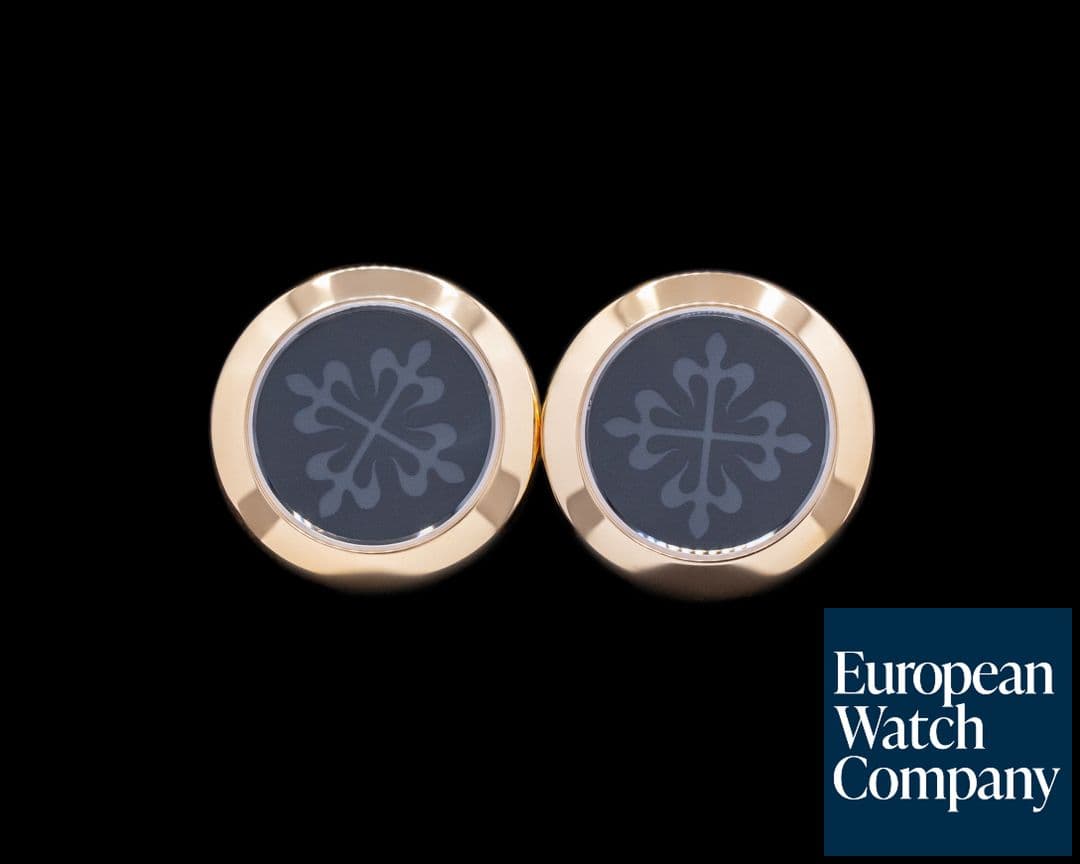 Image of Patek Philippe Mens Cufflinks
Calatrava Cross
18K Rose Gold