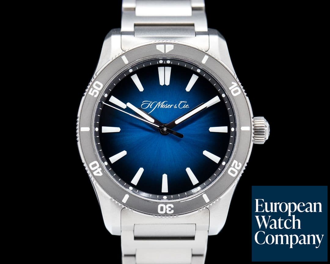 Image of H. Moser and Cie. Pioneer Center Seconds Funky Blue Rotating Bezel Titanium LE of 100
