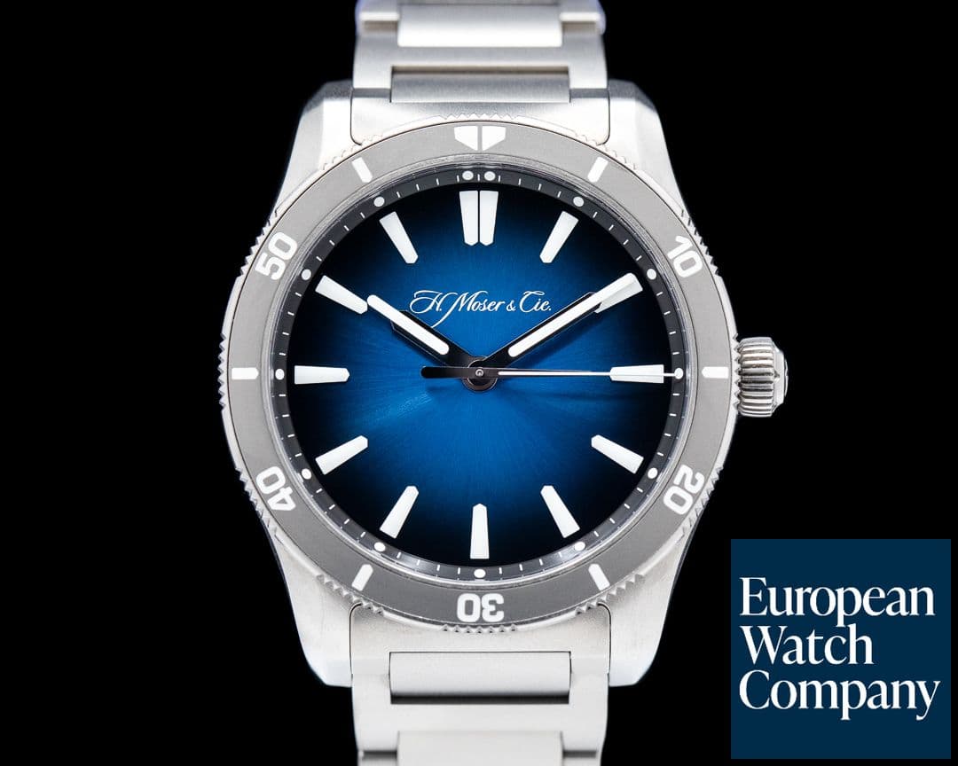 Image of H. Moser and Cie. Pioneer Center Seconds Funky Blue Rotating Bezel Titanium LE of 100