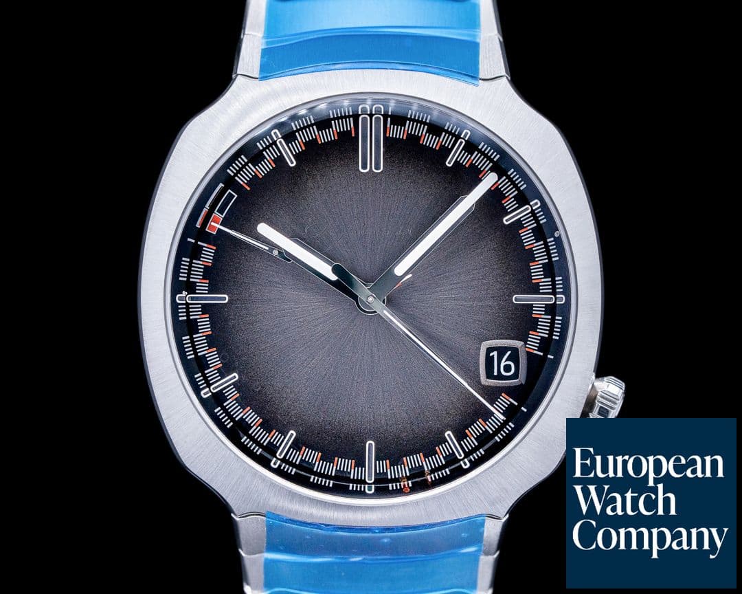 Image of H. Moser and Cie. Moser Streamliner Perpetual Calendar UNWORN